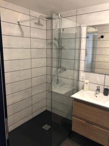 Loft Reve Du Soir 125 M2 Climatise 350 M De La Gare Apartment Lourdes Exterior photo